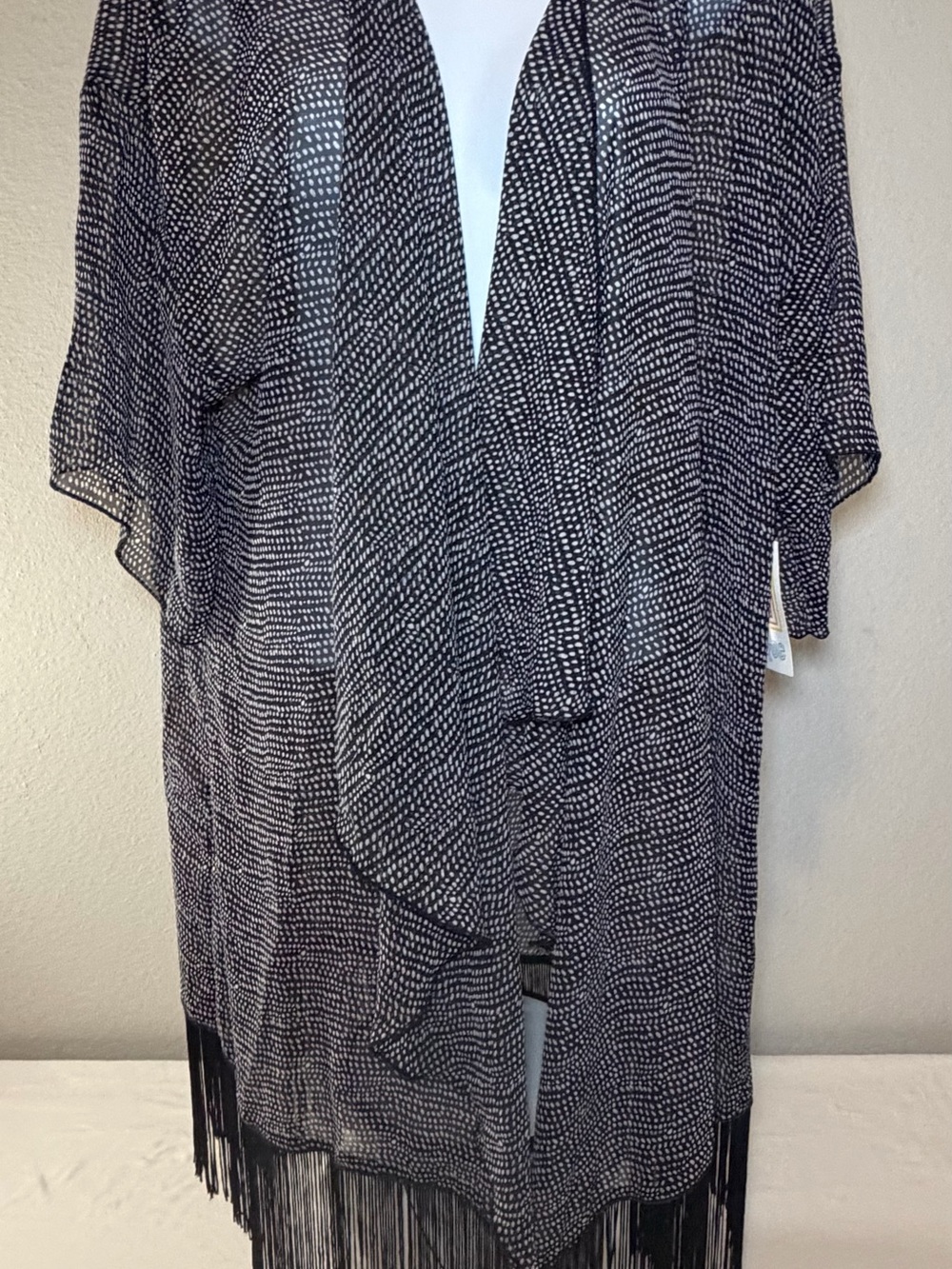 LuLaRoe Monroe Fringe Kimono Size Large Black and White Dotted Pattern